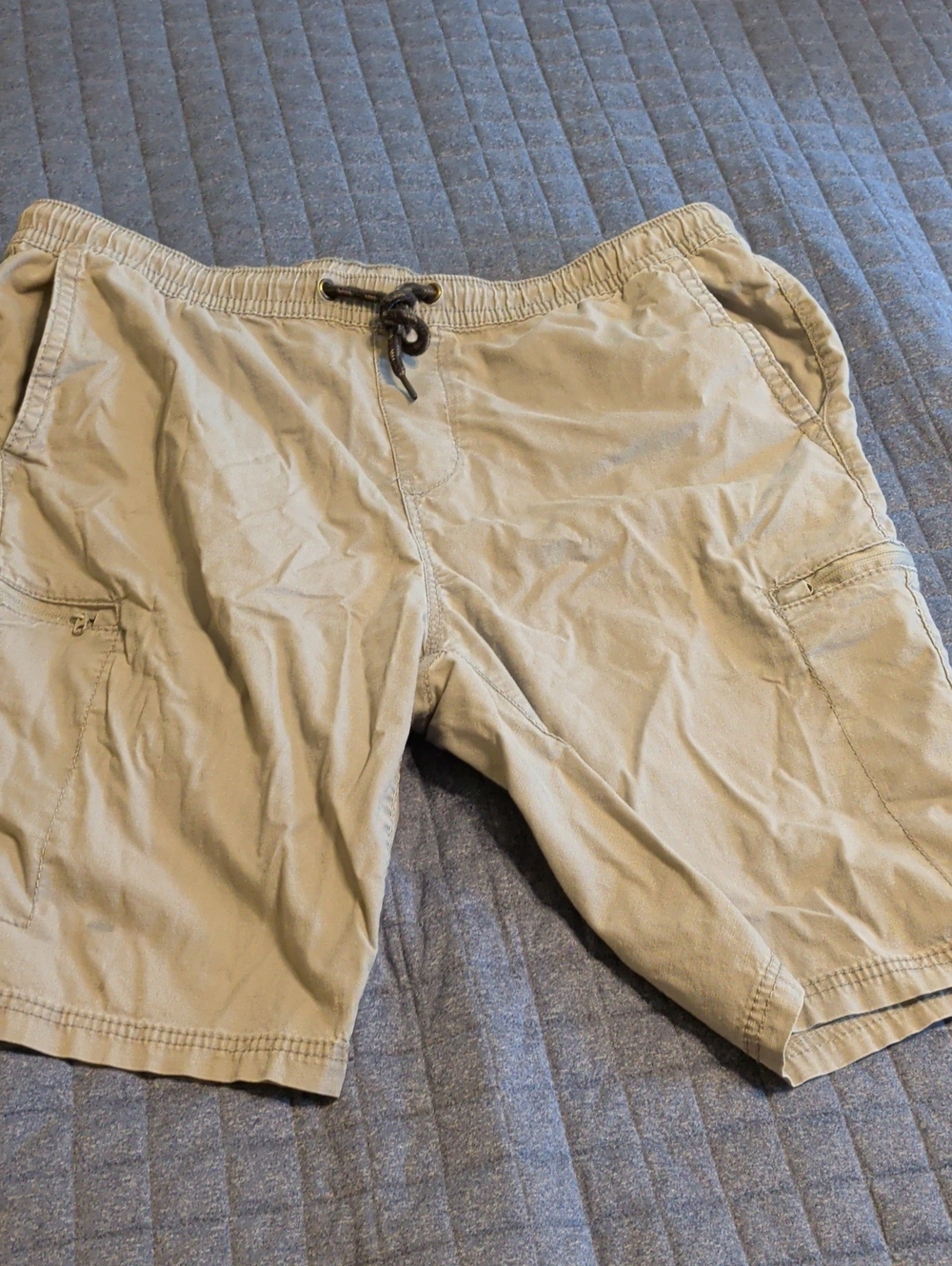 UNIONBAY Men's Cargo Drawstring Shorts in Gray Khaki